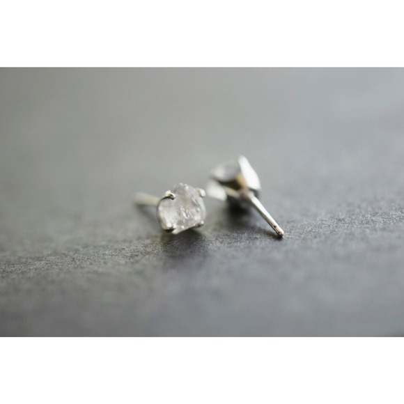 Sterling silver stud earrings, alternative diamond, uncut natural gemstones - Picture 3 of 5